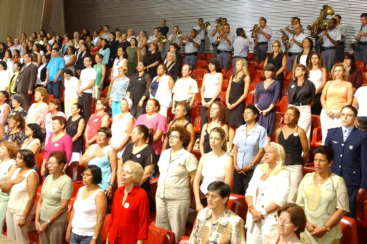 Mais de 400 mulheres participaram da solenidade do "Dia Internacional da Mulher"<a style='float:right;color:#ccc' href='https://www3.al.sp.gov.br/repositorio/noticia/03-2008/sol mulh665ze.jpg' target=_blank><i class='bi bi-zoom-in'></i> Clique para ver a imagem </a>